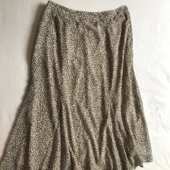 Covington grey & tan leopard print lightweight skirt - Picture 3 of 7